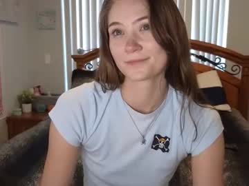 girl
        katynowhere cam image #4601611