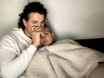 couple
        chulo33333 cam image #3215051