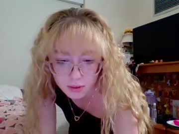 girl
        blonde_katie cam image #3854636