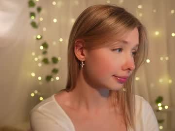 girl
        april_blush cam image #6827138
