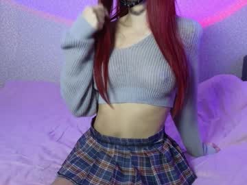 girl
        lizzy_peach cam image #5225931
