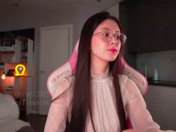 girl
        melissaxcbx cam image #6930066