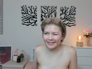 girl
        jettabayse cam image #3743540