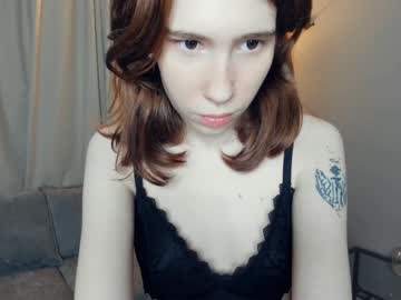 girl
        not_fall_in_love cam image #2295807