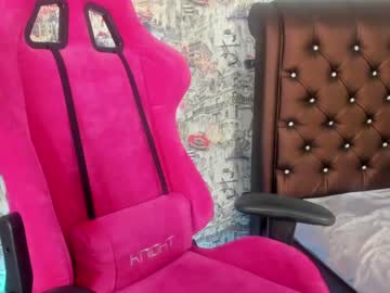 girl
        angelina_new cam image #747210