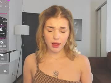 girl
        adri_dream cam image #6548911