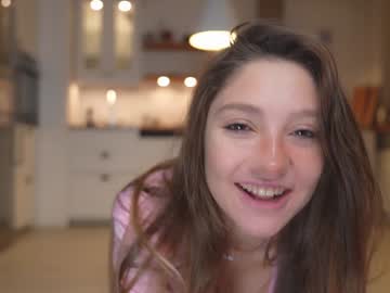 girl
        mia_elfie cam image #5075573