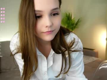 girl
        katiebrach cam image #6136839