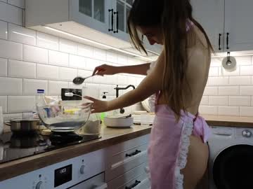 girl
        ambertan1 cam image #5852296