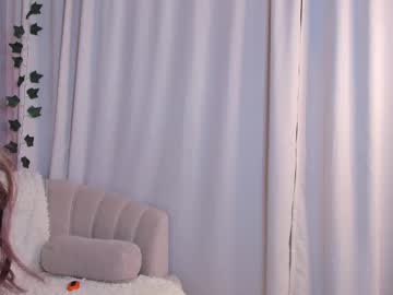 girl
        edithgalpin cam image #6162159