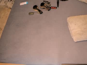 girl
        theanytimeshow cam image #4112234