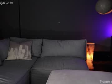 girl
        alejastorm cam image #1866347