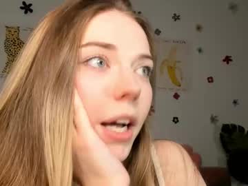 girl
        thisisamelia cam image #6783357