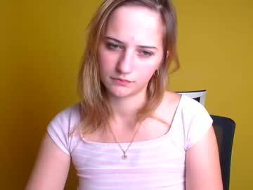 girl
        molly_lyyy cam image #5353081