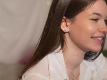 girl
        tokyo_bloom cam image #6912346