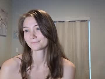 girl
        katynowhere cam image #4889227