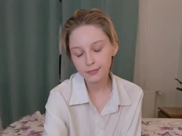 girl
        alisondrakes cam image #3033560
