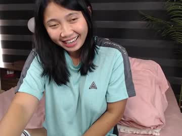 girl
        skytime96 cam image #4467172