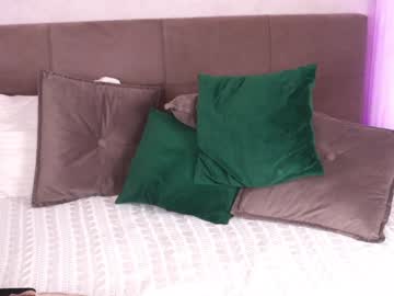 girl
        eva_ra cam image #4745959