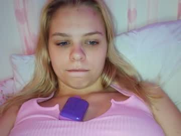girl
        cindyloulou1 cam image #1082570