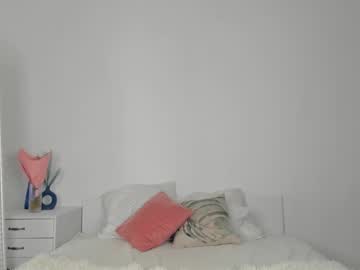 girl
        violetta_finch cam image #4764366