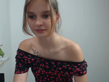 girl
        vivien_slender cam image #4562547