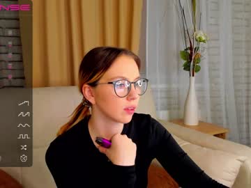 girl
        amy_h0ney cam image #896079