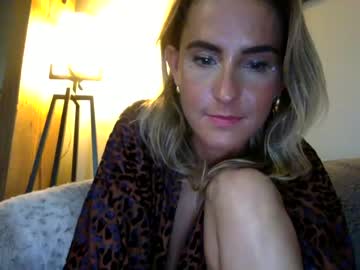 girl
        tinychanellove cam image #1488655