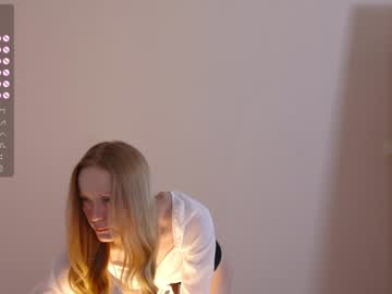 girl
        cute_shine cam image #5613952