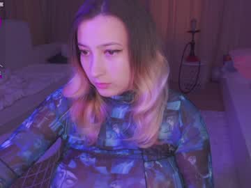 girl
        aveksmr cam image #157788