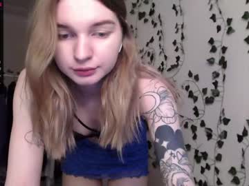 girl
        lucy_bratz cam image #1127681