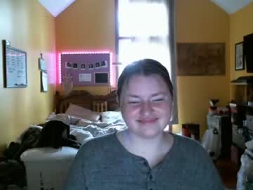 girl
        mommymars9871 cam image #1346046