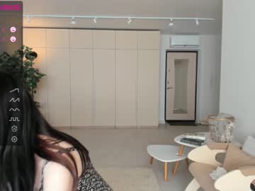 girl
        oki_dokie cam image #1668347