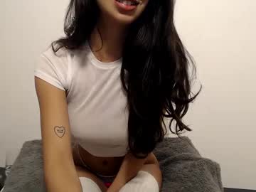 girl
        lina_67 cam image #5482330