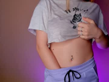 girl
        sandraparrish cam image #820461