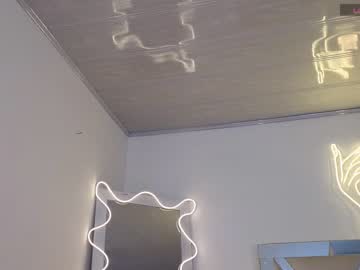 girl
        venus_tay1 cam image #4137265