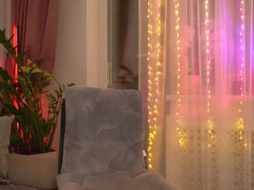 girl
        sweety_rinushka_ cam image #3373328