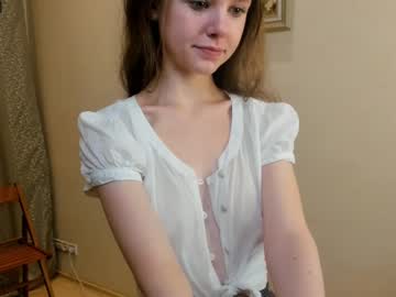 girl
        maryrogersa cam image #2269635