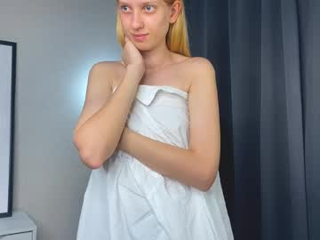 girl
        wildacast cam image #5710393