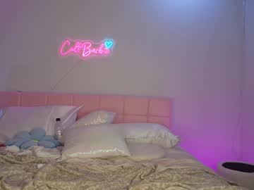 couple
        cult_barbie93 cam image #4274753