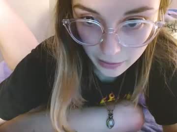 girl
        bakedmommy cam image #3202286