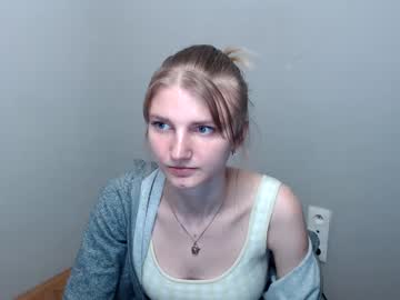 girl
        bebe_s cam image #2062983