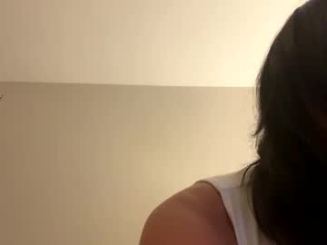 girl
        sarah_heart_aus cam image #6243673
