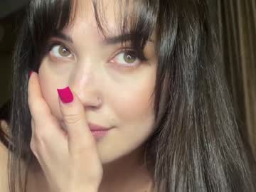 girl
        indikaflower cam image #4465293