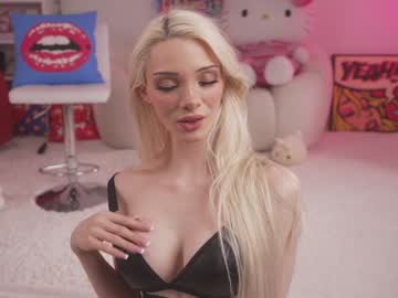 girl
        bunnydollstella cam image #6440010