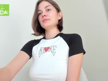 girl
        coy_t66nager cam image #5121719