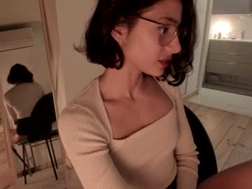 girl
        evatango cam image #1111471