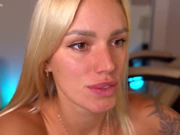 girl
        ohbabykelly cam image #4020895