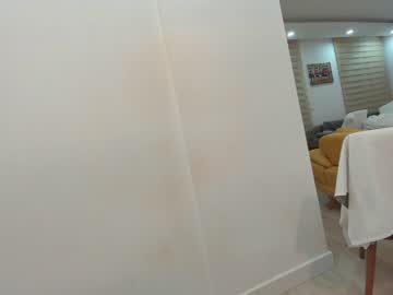 girl
        ehotlovea cam image #96357