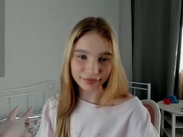 girl
        solsticea cam image #6537578